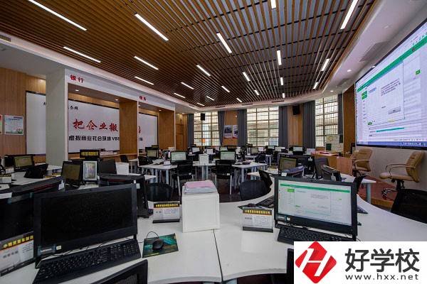 長沙財經(jīng)學校怎么樣？招生標準是什么？