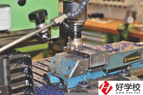 在婁底讀中職學校學什么專業(yè)比較好？