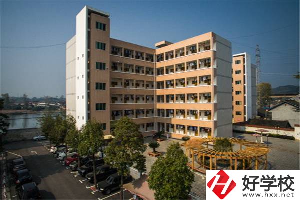 懷化芷江縣有所職高學(xué)校的名字是什么？