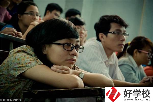 湖南初中畢業(yè)成績(jī)非常差選什么學(xué)校好？還有前途嗎？