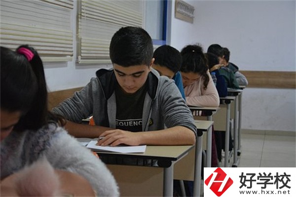 在湖南就讀中專限制戶籍嗎？上中專好不好？