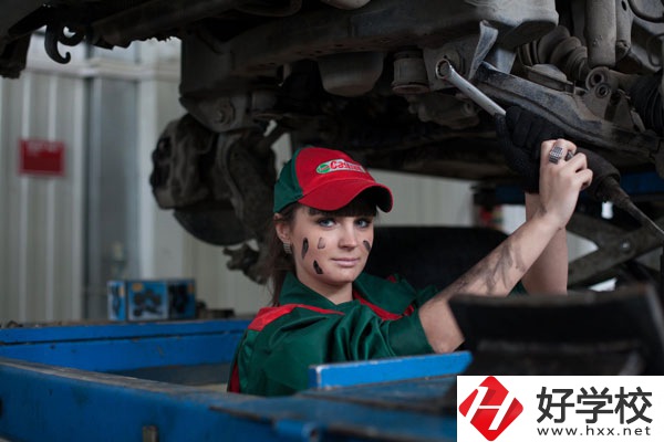 湖南省經(jīng)濟(jì)貿(mào)易職業(yè)中專學(xué)校汽車維修值得學(xué)嗎？