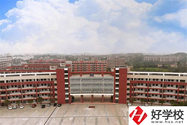 藍(lán)山縣職業(yè)中等專業(yè)學(xué)校是公辦學(xué)校嗎？有什么專業(yè)？