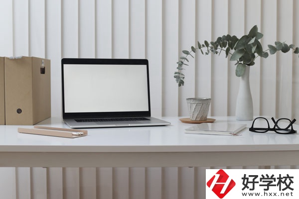 永州第二技工學(xué)校怎么樣？學(xué)校是公辦的嗎？
