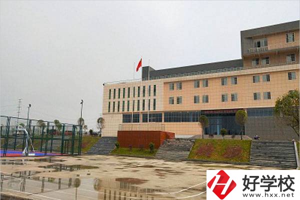 婁底市環(huán)宇中等職業(yè)技術(shù)學(xué)校在哪里？辦學(xué)條件怎么樣？