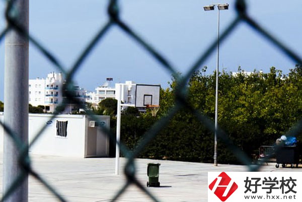 湖南省經(jīng)濟(jì)貿(mào)易職業(yè)中專學(xué)校好不好？宿舍怎么樣？