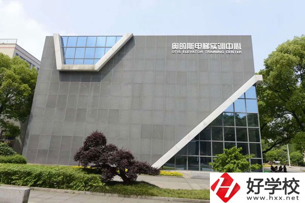 湘潭信息中等職校如何？學(xué)費(fèi)情況怎么樣？