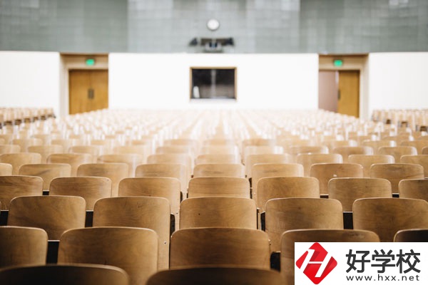 桂陽(yáng)縣職業(yè)技術(shù)教育學(xué)校招生辦電話是什么？