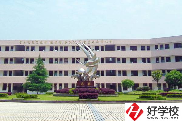 汨羅市楚怡職業(yè)中專(zhuān)學(xué)校有哪些重點(diǎn)專(zhuān)業(yè)？