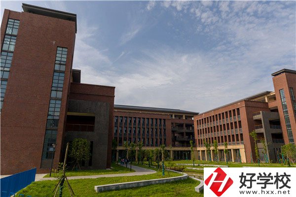 常德財(cái)經(jīng)中等專業(yè)學(xué)校有哪些特色專業(yè)？