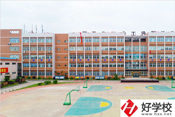 湖南護(hù)理學(xué)校值得去讀嗎？開設(shè)哪些專業(yè)？