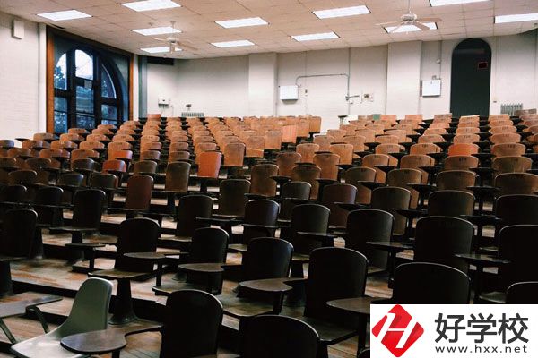 婁底市藝術(shù)職校專業(yè)適合女生嗎？就業(yè)前景好嗎？