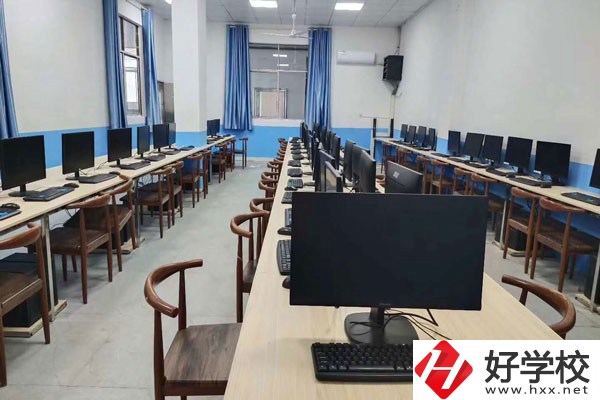 邵陽(yáng)市藝邦職業(yè)技術(shù)學(xué)校收費(fèi)標(biāo)準(zhǔn)如何？