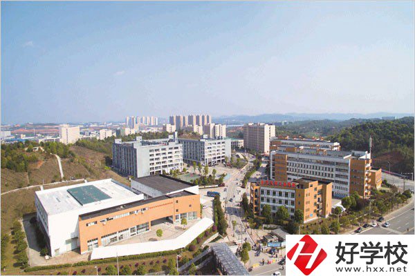 長(zhǎng)沙汽車工業(yè)學(xué)校怎么樣？學(xué)費(fèi)貴嗎？