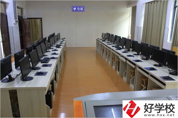 通道縣職業(yè)中等專業(yè)學(xué)校在哪？學(xué)費(fèi)需要多少？