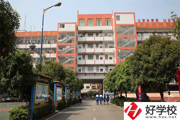 湖南育才技工學校怎么樣？是公辦學校嗎？