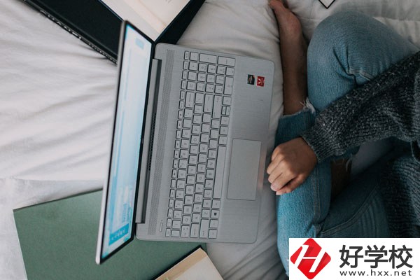 湖南省道縣師范學(xué)校好不好？什么專(zhuān)業(yè)女生最多？