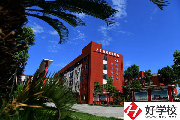 岳陽有哪些示范中專推薦？有什么辦學(xué)優(yōu)勢？