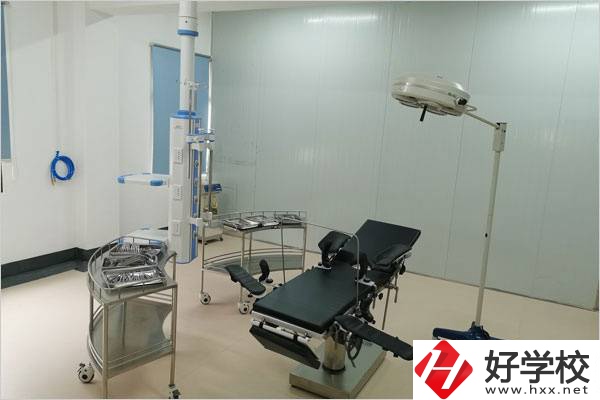 衡陽市瀟湘衛(wèi)生中專專業(yè)學校實訓(xùn)室