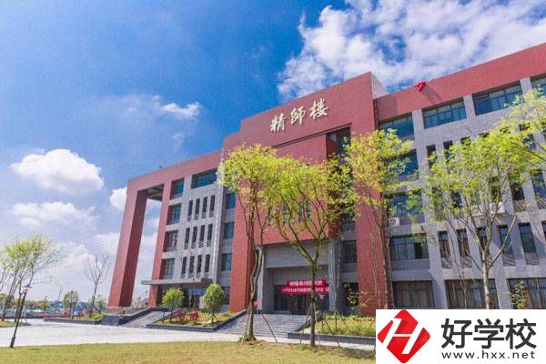 長沙有五年制大專可以推薦嗎？學(xué)校開設(shè)有什么專業(yè)？