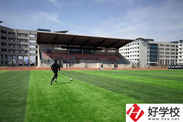 株洲市工業(yè)中等專業(yè)學(xué)校有哪些辦學(xué)特色？