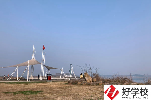 想學(xué)幼兒保育專業(yè)，張家界這三所中職學(xué)校值得一看