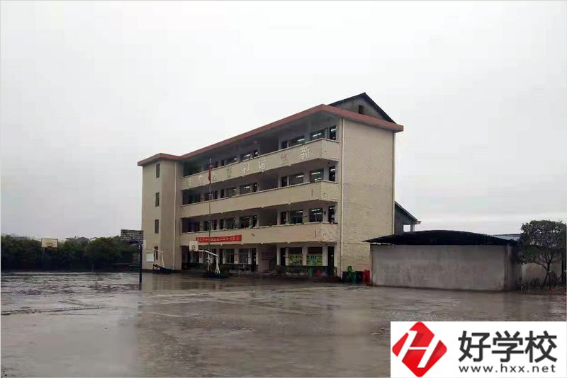 張家界僑輝技術(shù)學(xué)校宿舍情況怎樣？值不值得報(bào)？