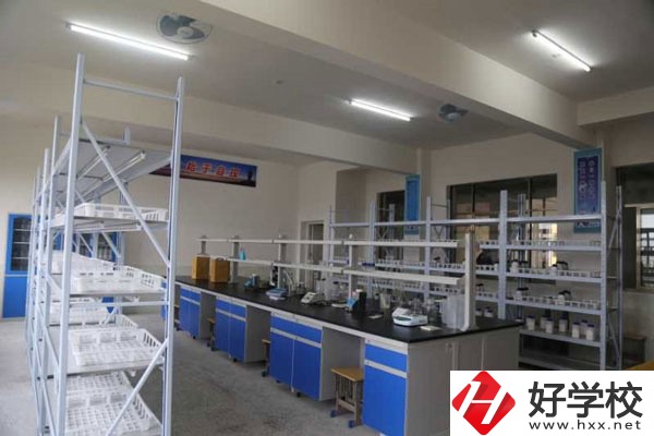 洞口縣第一職業(yè)中學(xué)有哪些特色專業(yè)？就業(yè)前景如何？