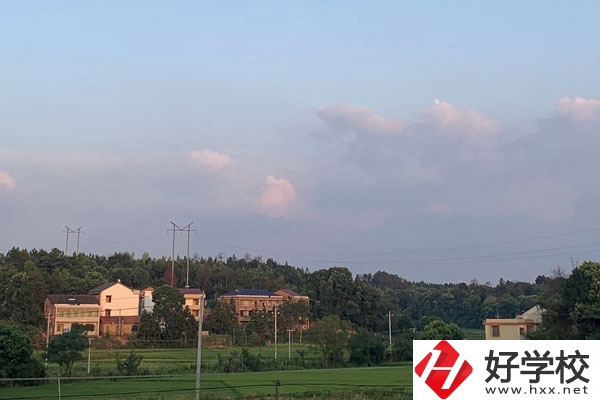 張家界高鐵鐵路學(xué)校好不好？就業(yè)前景怎么樣？