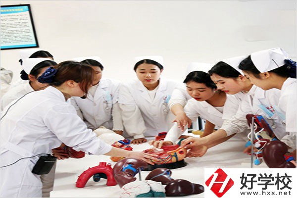 懷化啟航衛(wèi)校是中專(zhuān)還是技校？怎么到校？