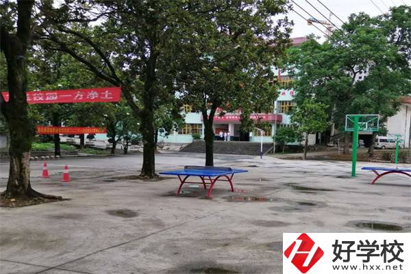 湘西有高鐵中專嗎？高鐵專業(yè)怎么樣？