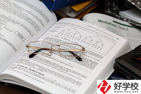 湘潭工業(yè)貿(mào)易中等專業(yè)學(xué)校怎么樣？在哪里？