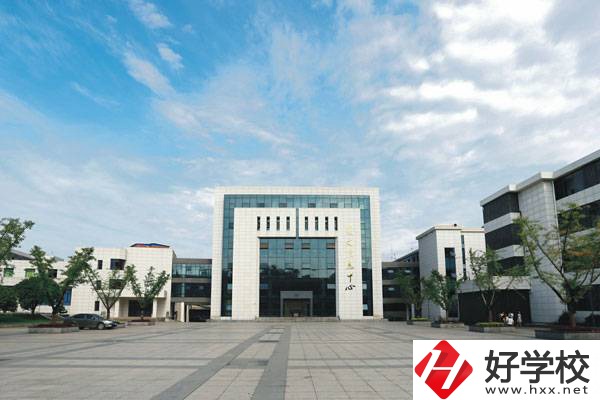 衡陽市高級(jí)技工學(xué)校位置在哪里？校園環(huán)境怎么樣？