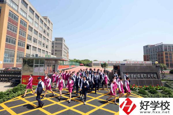 長沙涉外旅游職業(yè)中專的藝術(shù)設(shè)計(jì)與制作專業(yè)怎么樣？
