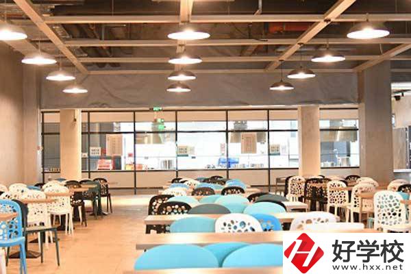 長沙湘麓醫(yī)藥中專怎么樣？有哪些專業(yè)？