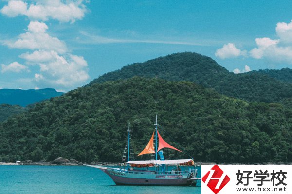 株洲南方航空高級(jí)技工學(xué)校怎么樣?有什么特色專業(yè)？