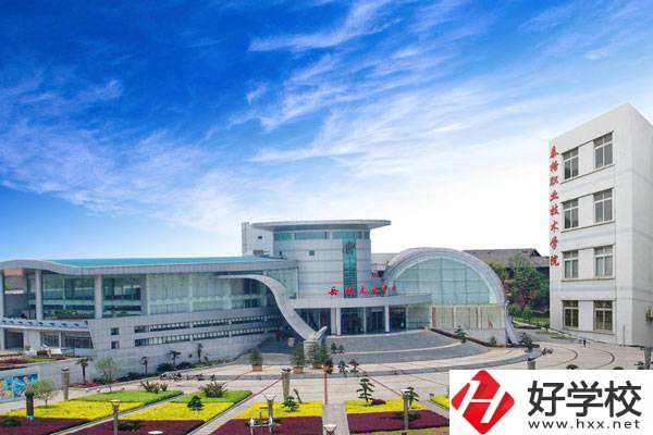 泰格林紙技工學(xué)校有哪些辦學(xué)優(yōu)勢(shì)？