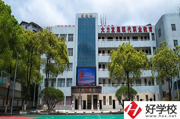 懷化市旅游學(xué)校有哪些辦學(xué)特色，來(lái)校路線怎么走？