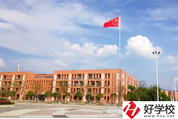 懷化師范高等?？茖W校（中職部）教學樓