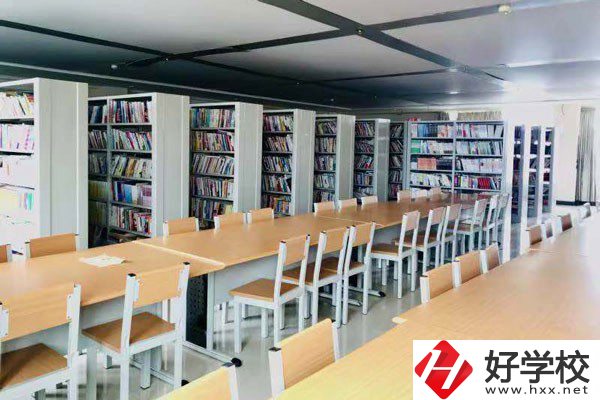 長沙市現代商貿中等職業(yè)學校是民辦嗎？師資力量如何？