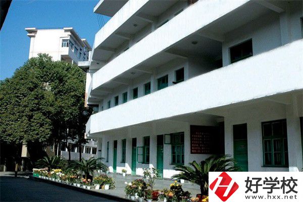 湘西民辦中專學(xué)校環(huán)境好嗎？辦學(xué)條件怎么樣？
