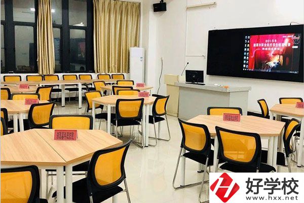 湘潭鋼鐵中職在哪里？辦學(xué)條件怎么樣？