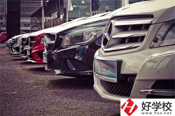 女生在湖南讀職高學(xué)什么專業(yè)好？可以參加高考嗎？
