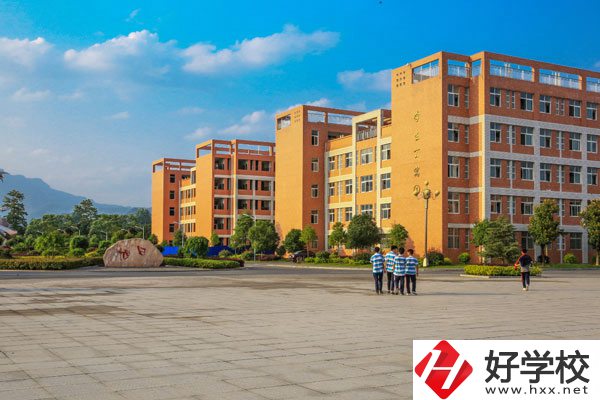 張家界市有幾所有計(jì)算機(jī)應(yīng)用專業(yè)的中職學(xué)校，介紹一下