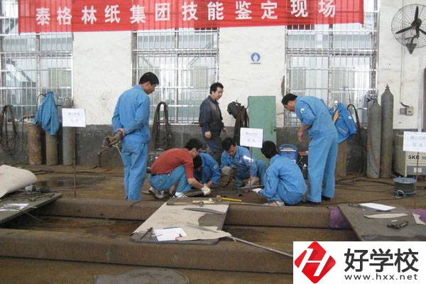 泰格林紙技工學校實訓(xùn)室