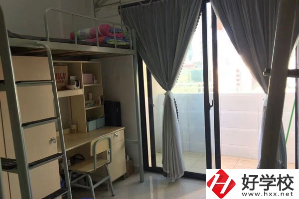 湖南建設(shè)中等職業(yè)學(xué)校收費(fèi)標(biāo)準(zhǔn)怎么樣？