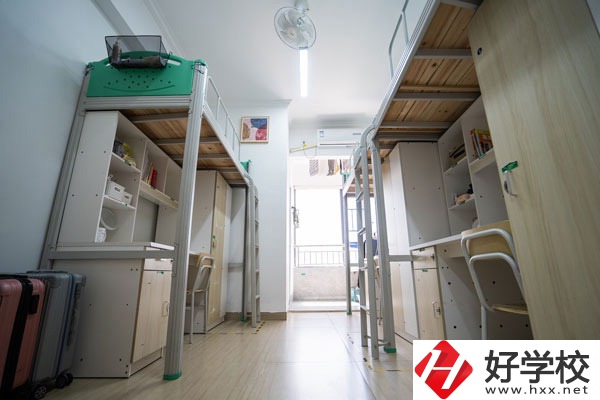湖南智云技工學(xué)校怎么樣？收費標(biāo)準(zhǔn)是怎樣的？