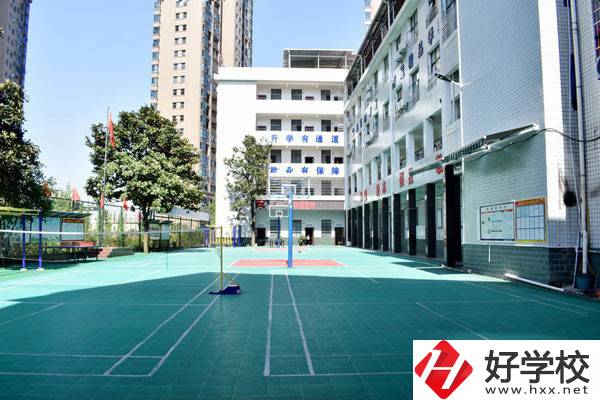 漣源市科技職業(yè)學(xué)校位置在哪里？校園環(huán)境怎么樣？