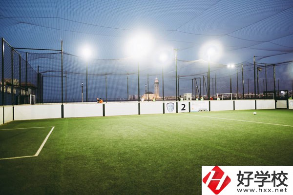 核工業(yè)衛(wèi)生學(xué)校助產(chǎn)專(zhuān)業(yè)怎么樣？宿舍怎么樣？