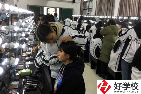湘西有哪些學美發(fā)的中職學校？專業(yè)好就業(yè)嗎？